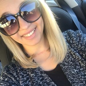 Meet your Posher, Dana